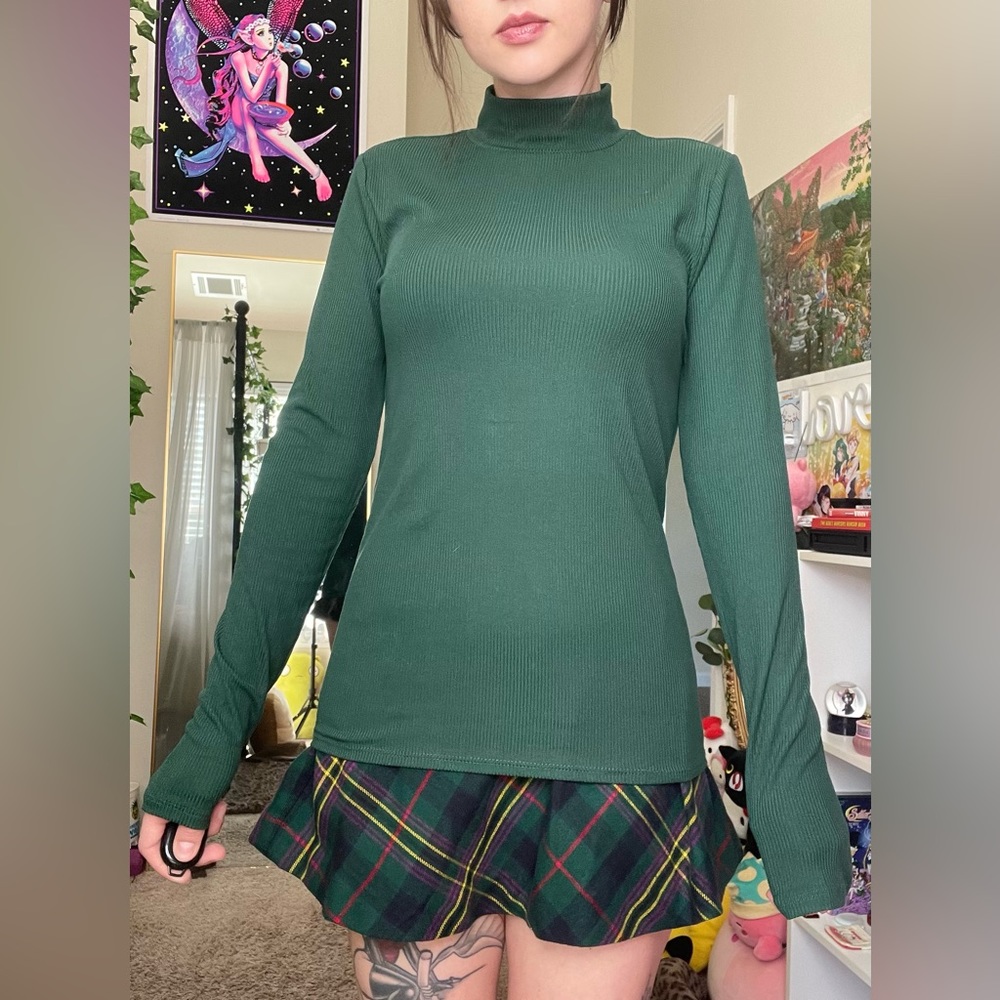 No Boundaries Emerald green longe sleeve turtleneck